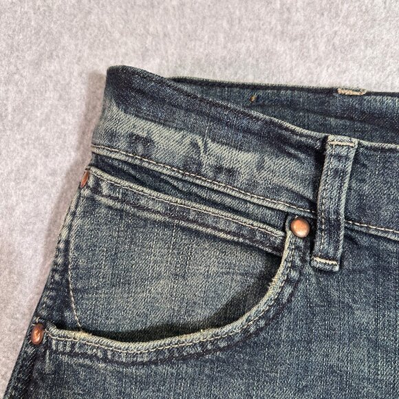 Wrangler Mens Jeans 38x30 Straight Fit Medium Wash - Picture 4 of 7